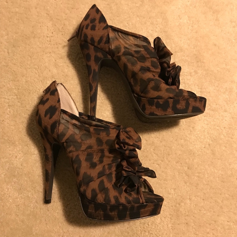 Chinese Laundry leopard print heels
